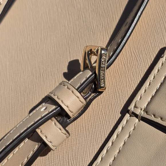 Michael Kors Carmen Medium Convertible Shoulder Crossbody Bag Buff Leather